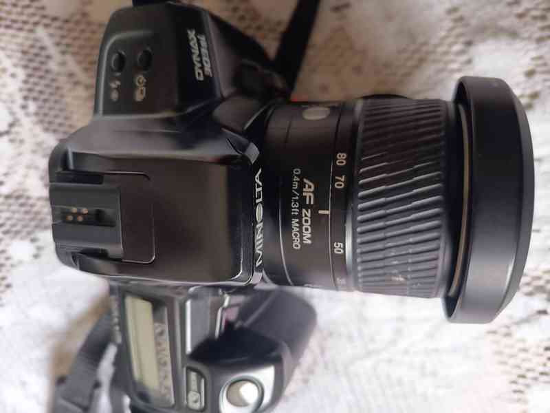 Prodám kinofilmový fotoaparát Yashica electro + objektiv - foto 4