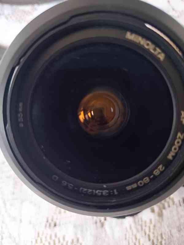 Prodám kinofilmový fotoaparát Yashica electro + objektiv - foto 5