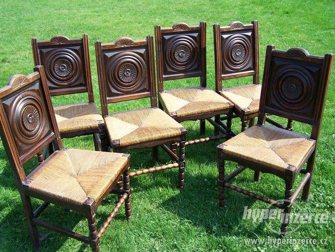 Židle s unikátní řezbou originál na každé židli - foto 1