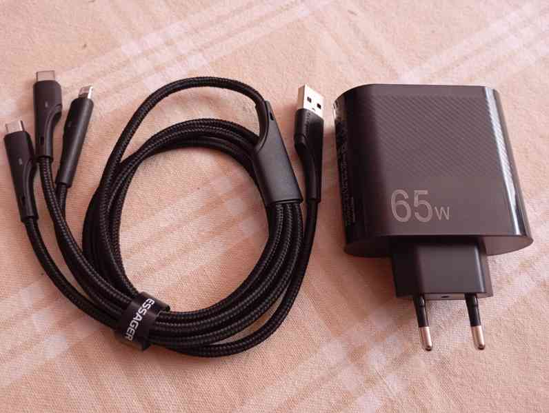 Super rychlá USB nabíječka 65W(6 portů)+ kabel Essager 120cm