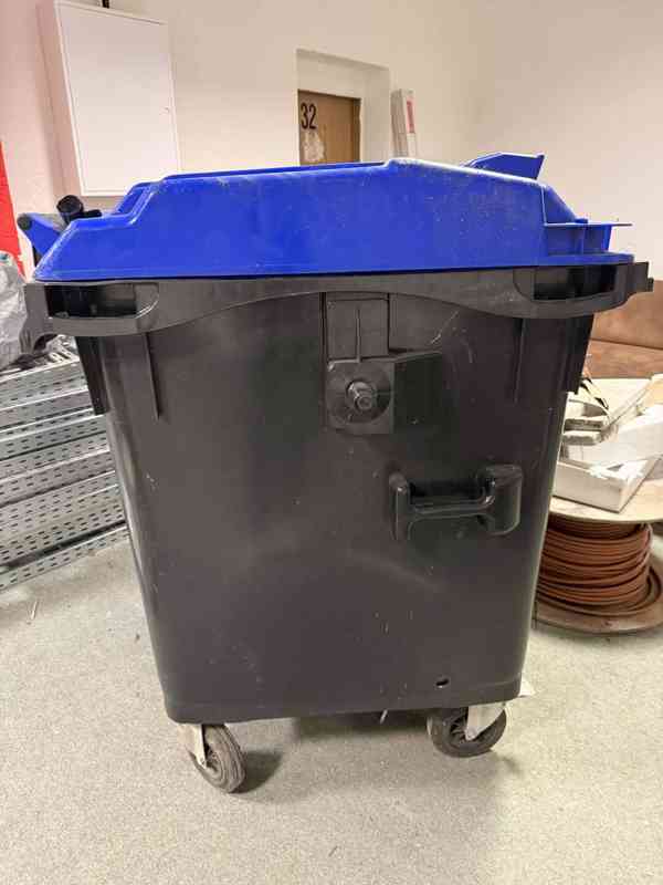 Prodám plastový kontejner 1100 l - foto 3