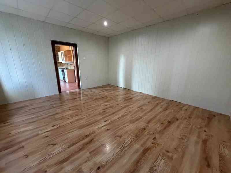 Pronájem bytu 3+1 94 m² - foto 3