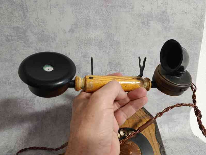 Starý orig.telefon Tesla do sbírky, k dekoraci - foto 8