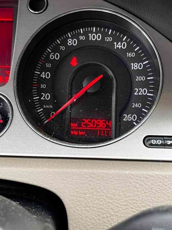 Volkswagen Passat 2,0   b6 - TDI CBBB - foto 9