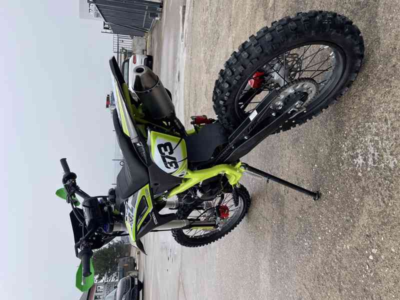 Pitbike Leramotors By Apollo THUNDER 140cc 19"/16" - foto 3