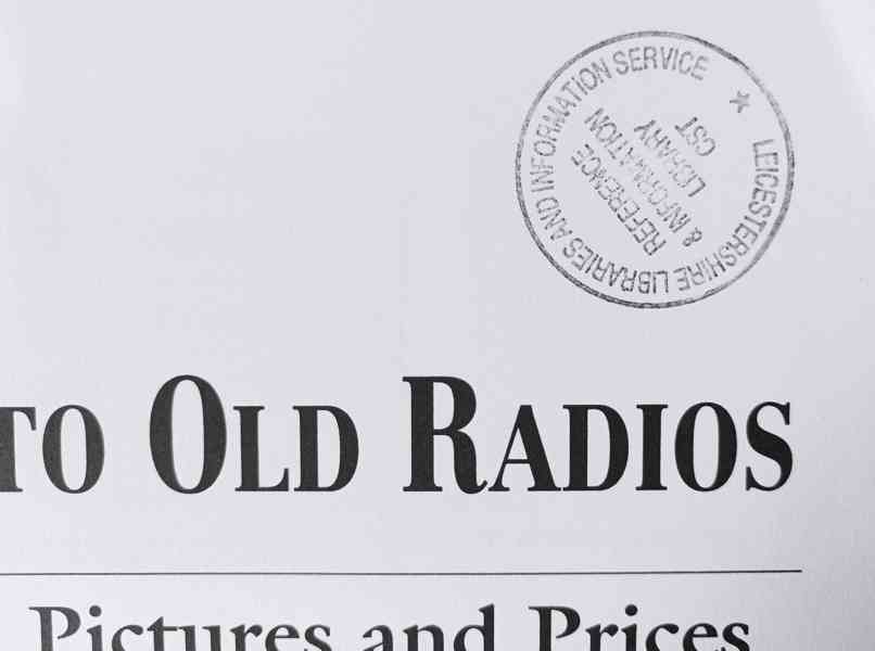 Kniha Guide To Old Radios Průvodce starými rádii - foto 10