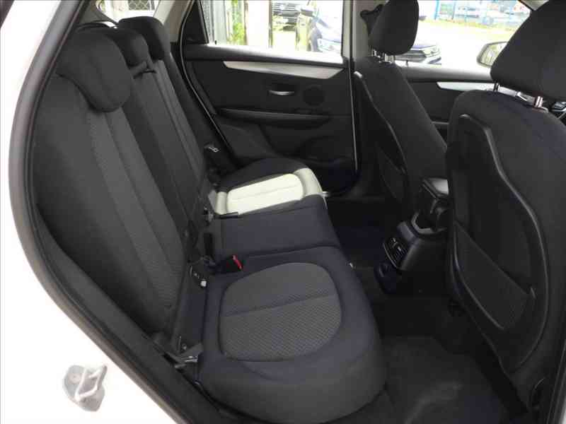 BMW Řada 2 1,5 216D ACTIVE TOURER, 1.MAJ - foto 9