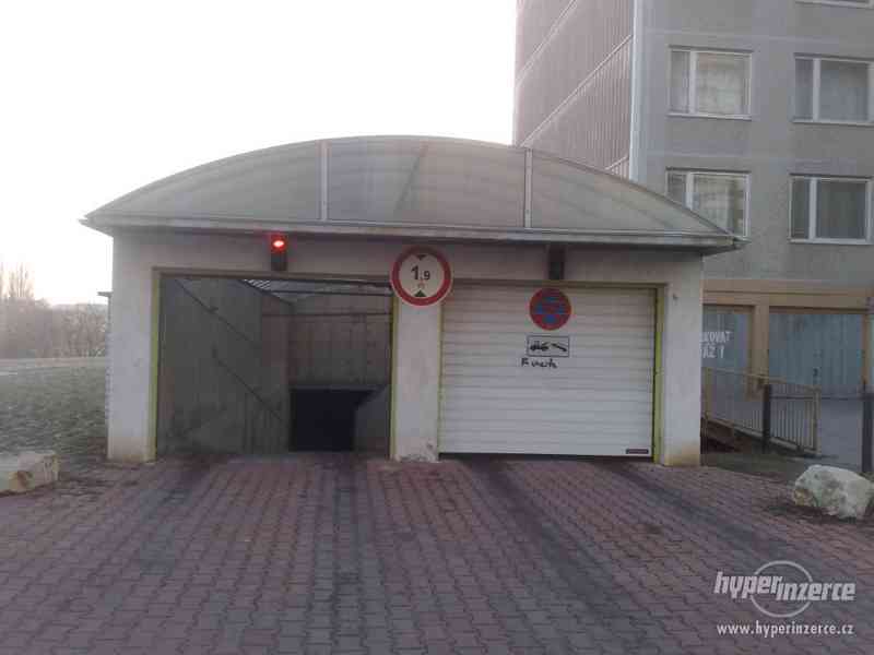 Uzamykatelná garáž v Praze 5-Lužinách,u stanice metra Luka - foto 5