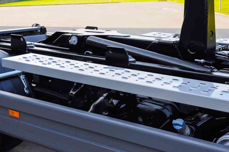 MERCEDES ATEGO 1222 HÁKOVÝ NOSIČ KONTEJNERŮ EURO5 - foto 14