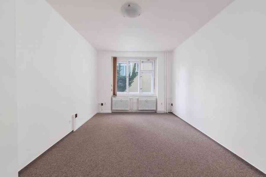 Nájem nebytového prostoru 45 m2, 1.patro, Hollarovo náměstí, - foto 3
