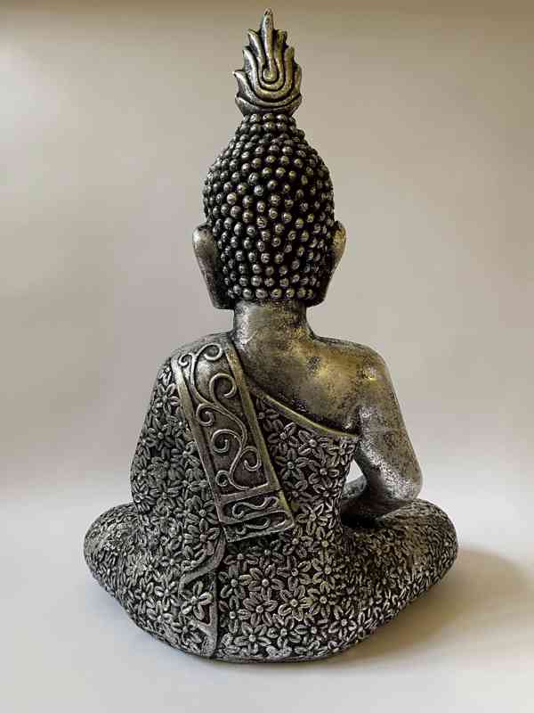 Buddha sedící - stříbrná socha - foto 4