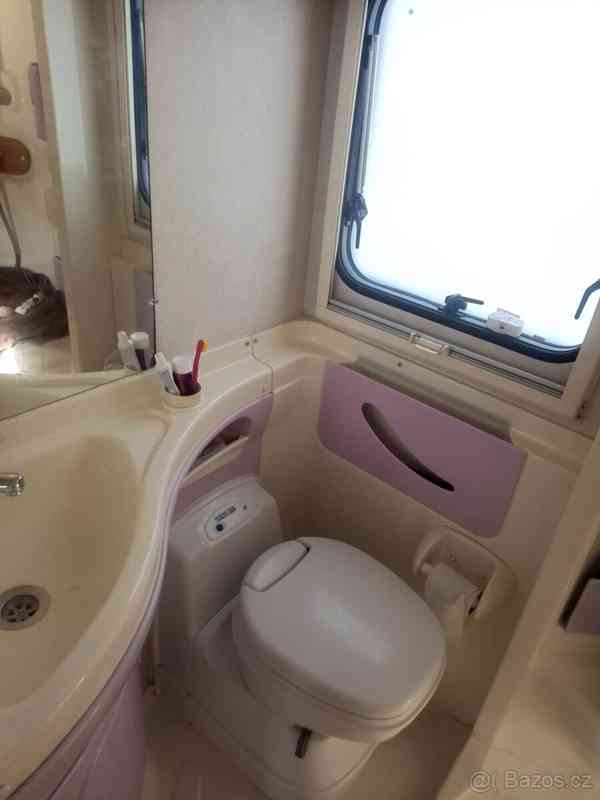 Fiat Ducato (6 míst na jízdu i spaní) - foto 20