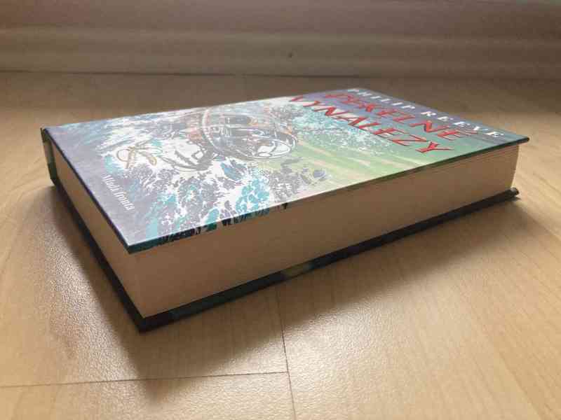 🌿 2 knížky Philip Reeve Tajemství ... + Pekelné vynálezy 🌿 - foto 14