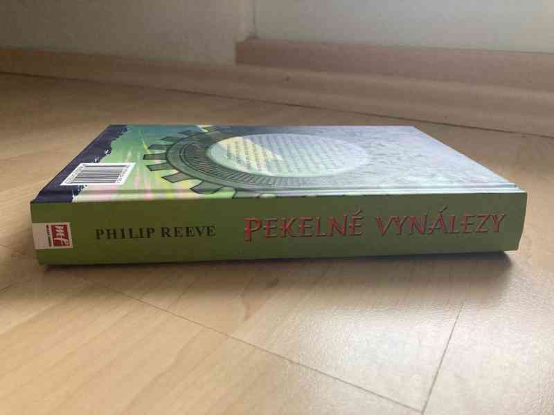 🌿 2 knížky Philip Reeve Tajemství ... + Pekelné vynálezy 🌿 - foto 13