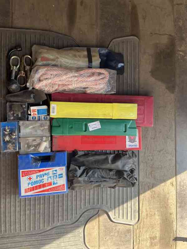 Povinná výbava - výbava vozidla 23ks/300Kč  - foto 7