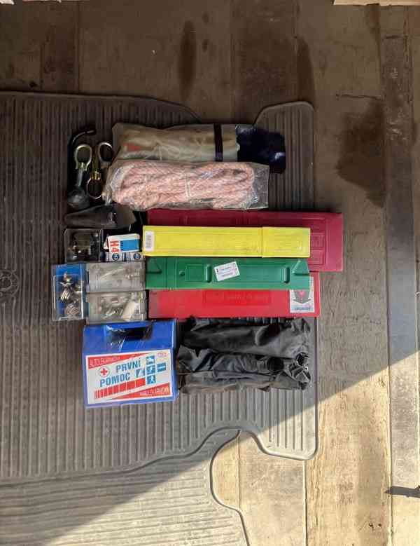 Povinná výbava - výbava vozidla 23ks/300Kč  - foto 2