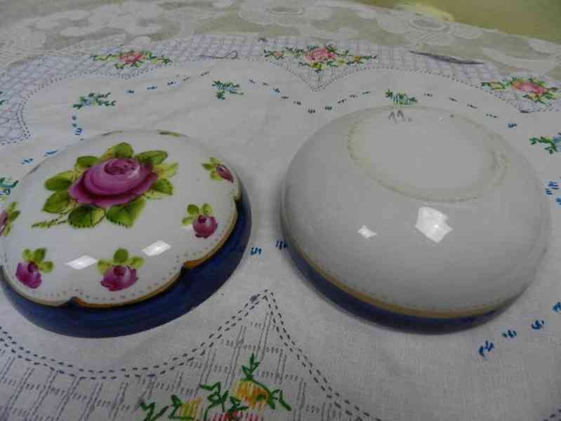 Krásná stará větší ručně malovaná Dóza Růže - foto 7