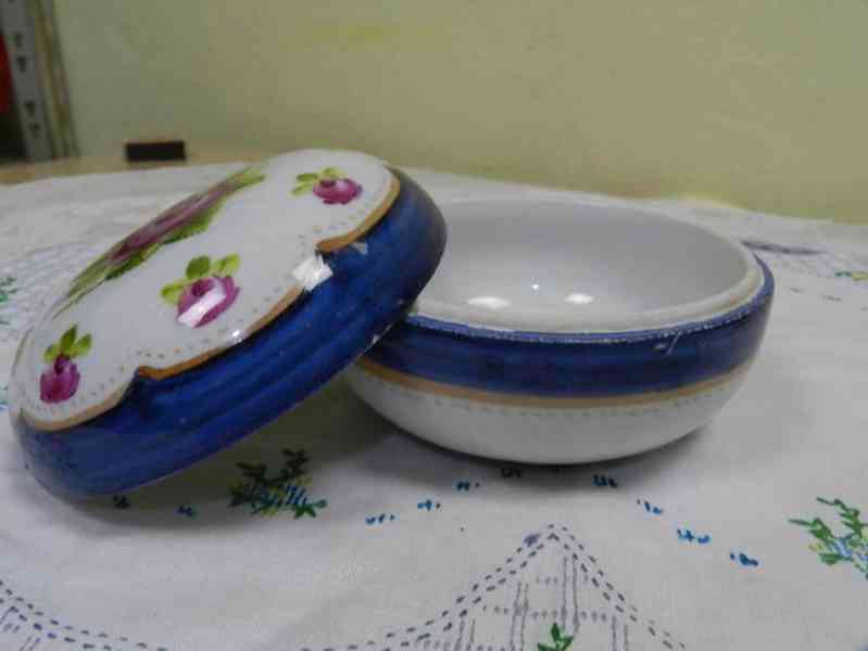 Krásná stará větší ručně malovaná Dóza Růže - foto 3