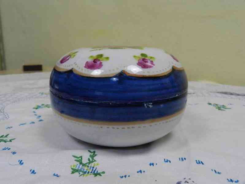 Krásná stará větší ručně malovaná Dóza Růže - foto 4