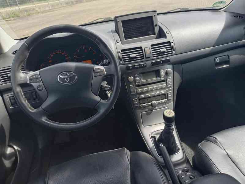Toyota Avensis T25 2.2 D-4D 130Kw RV.2007 - NOVÁ STK - foto 2