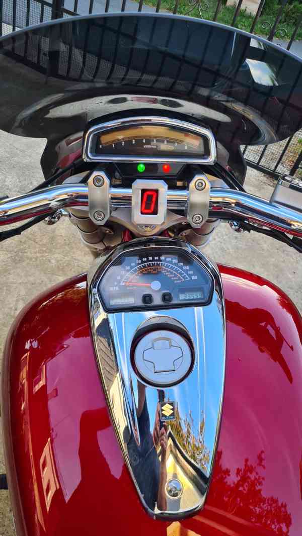 Suzuki Intruder M1800 R (verze Boulevard-US) - foto 3