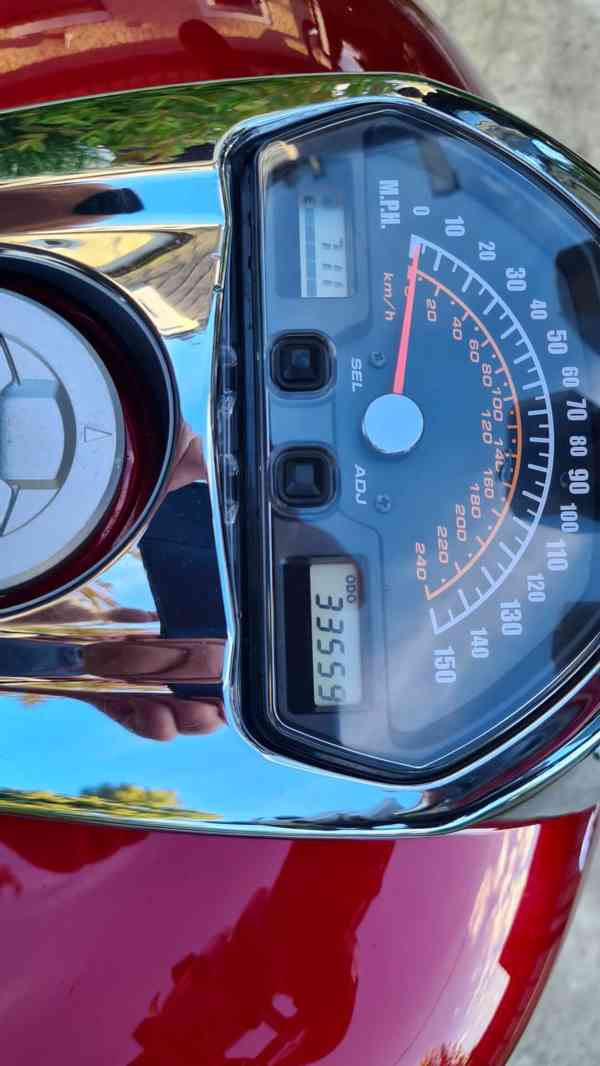 Suzuki Intruder M1800 R (verze Boulevard-US) - foto 5
