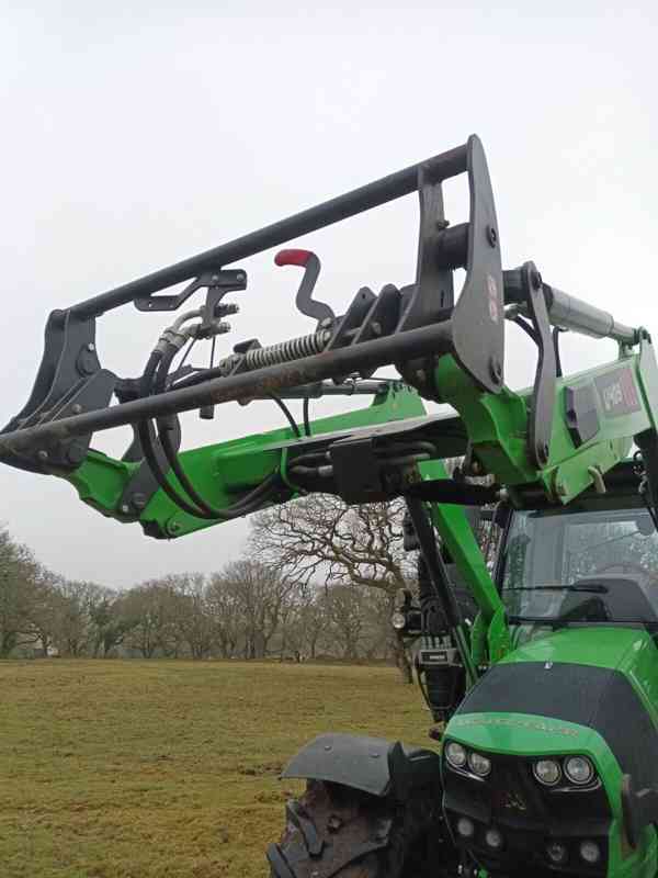 Traktor Deutz Fahr + kompletní čelní nakladač - foto 4