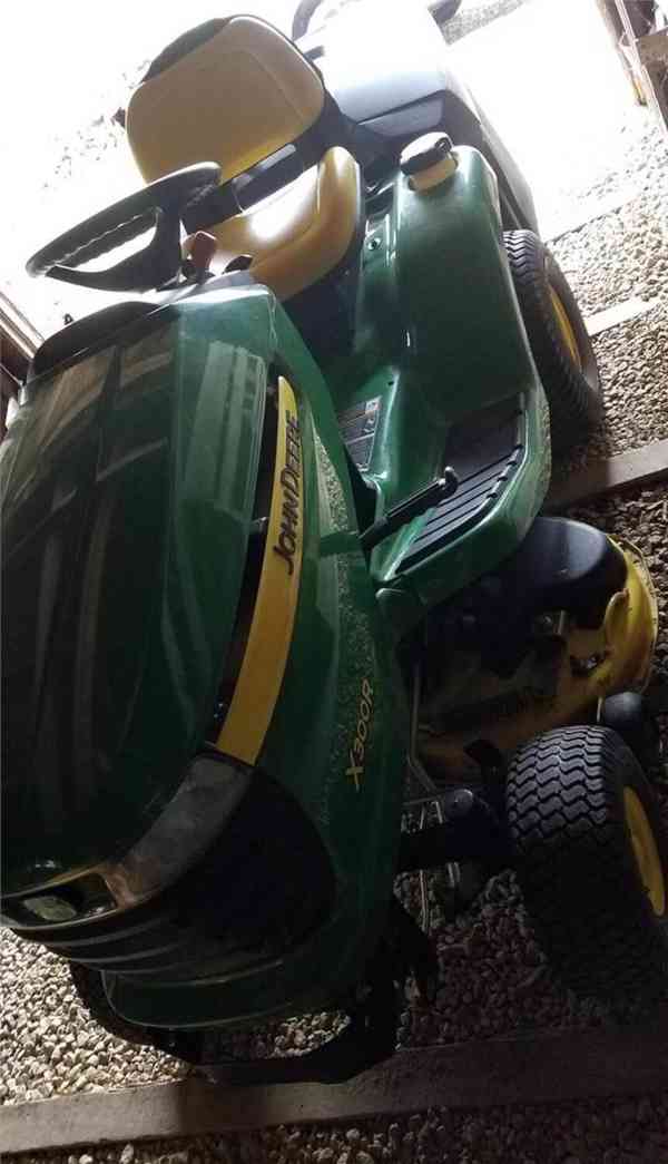 2013 JOHN DEERE X300R - foto 6