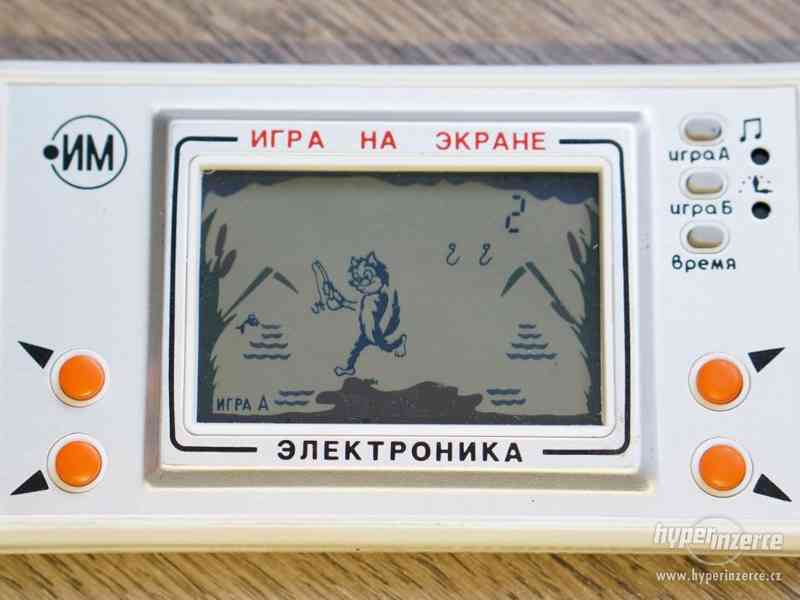 Ruská hra Kocour, fotbalisti, rybolov, hokej, meteority atd. - foto 13