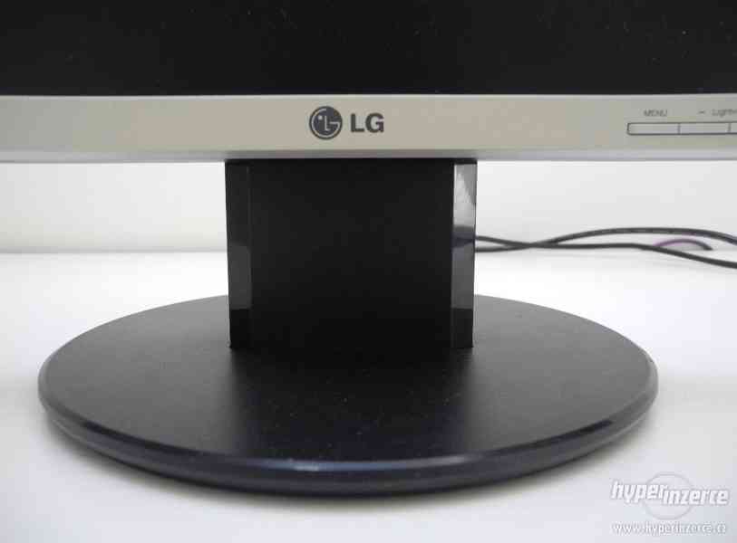 Prodám monitor LG Flatron L1750S - foto 2