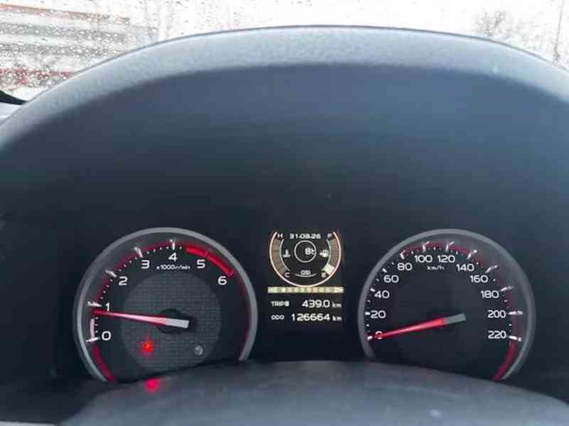 Isuzu D-Max 2,0d 4x4 Premium 120kw - foto 16