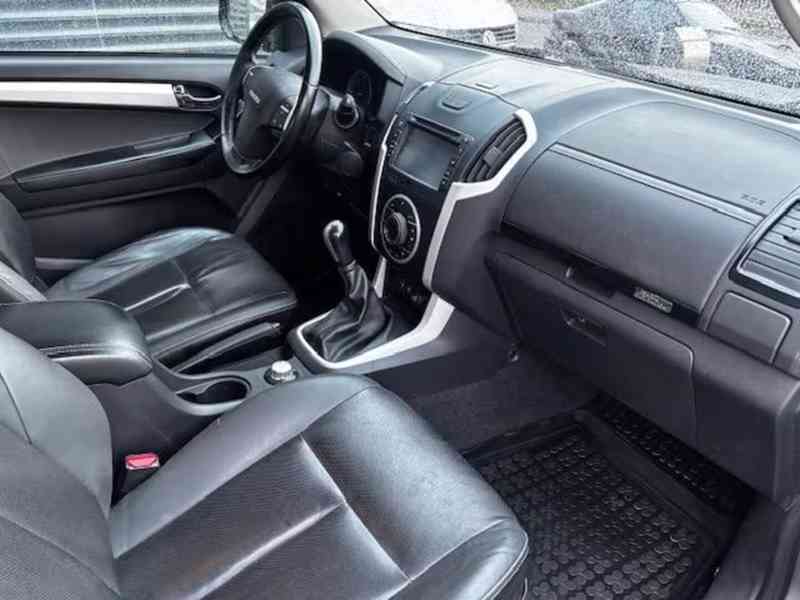 Isuzu D-Max 2,0d 4x4 Premium 120kw - foto 3