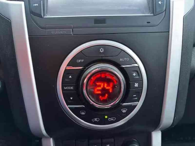 Isuzu D-Max 2,0d 4x4 Premium 120kw - foto 18