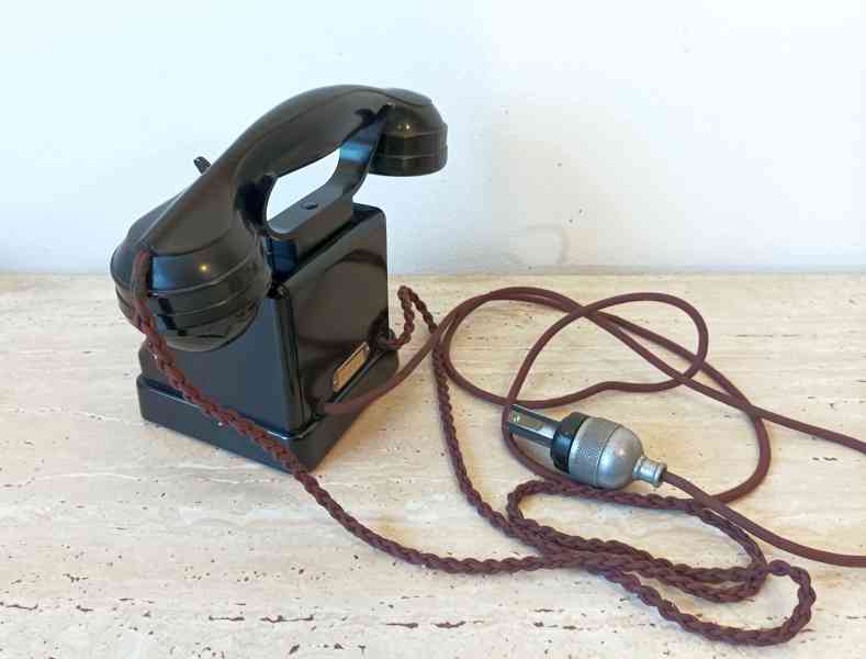 Krásný starožitný telefonní přístroj Telegrafia z roku 1936  - foto 3