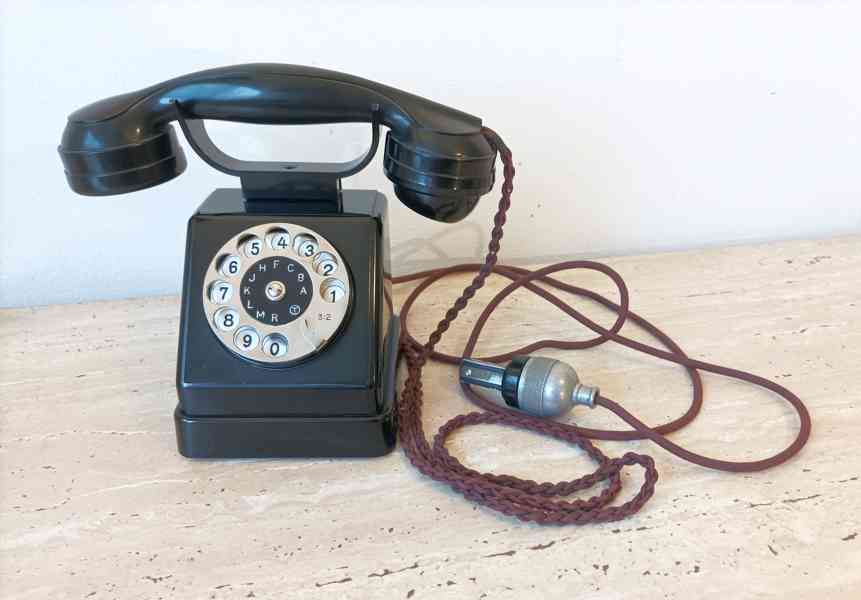 Krásný starožitný telefonní přístroj Telegrafia z roku 1936  - foto 2