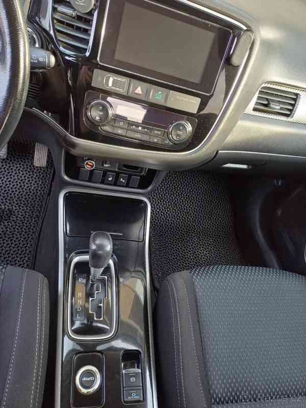 Mitsubishi Outlander 2,2   Nabizim k prodei - foto 5