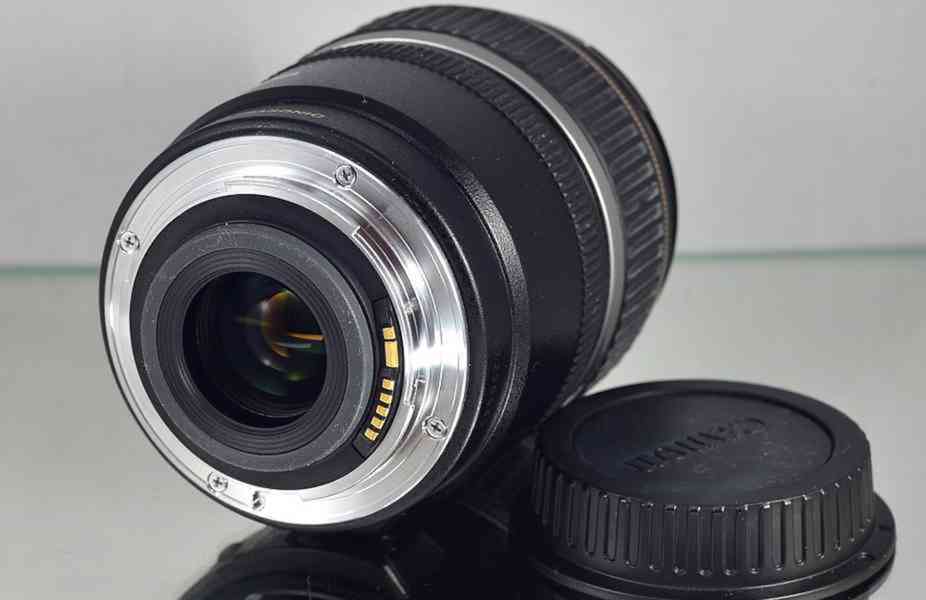 Canon EF-S 17-85mm f/4-5.6 USM IS - foto 3