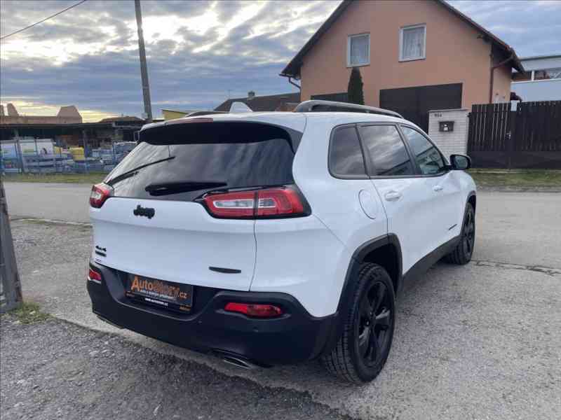 Jeep Cherokee 2,2 M-JET-4X4 NAVI,ALU,PDC,1.MAJ - foto 3