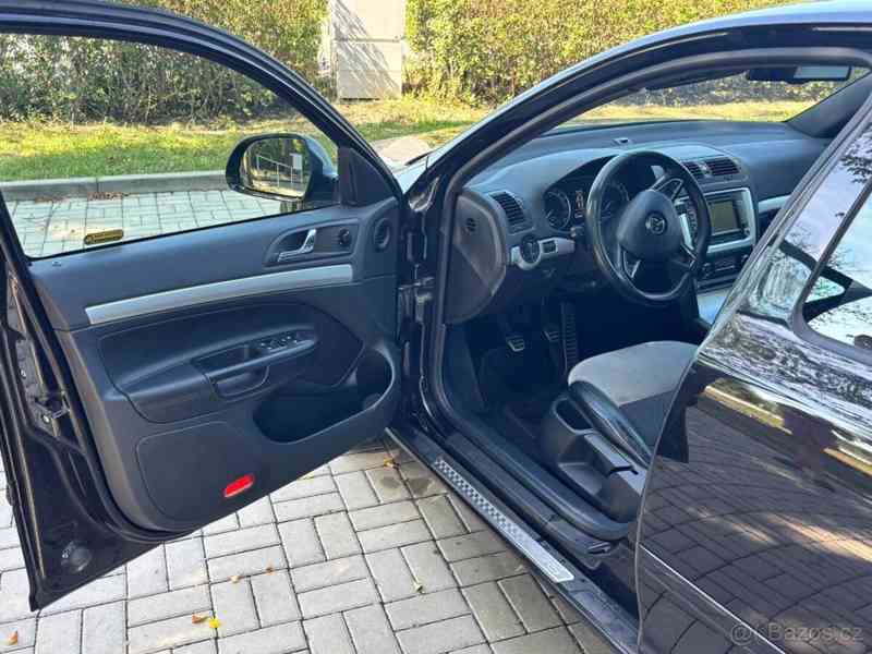 Škoda Octavia 2,0   2 RS, TDi - prodej - foto 8
