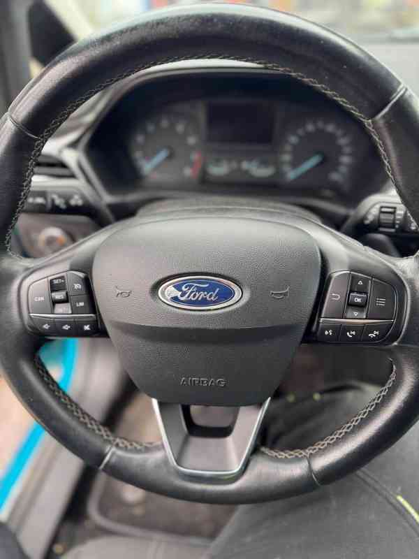 Ford Fiesta  - foto 9