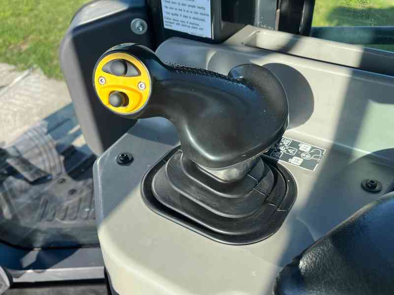 Buldozer Komatsu D39PX-24 (Možnost leasingu) - foto 12