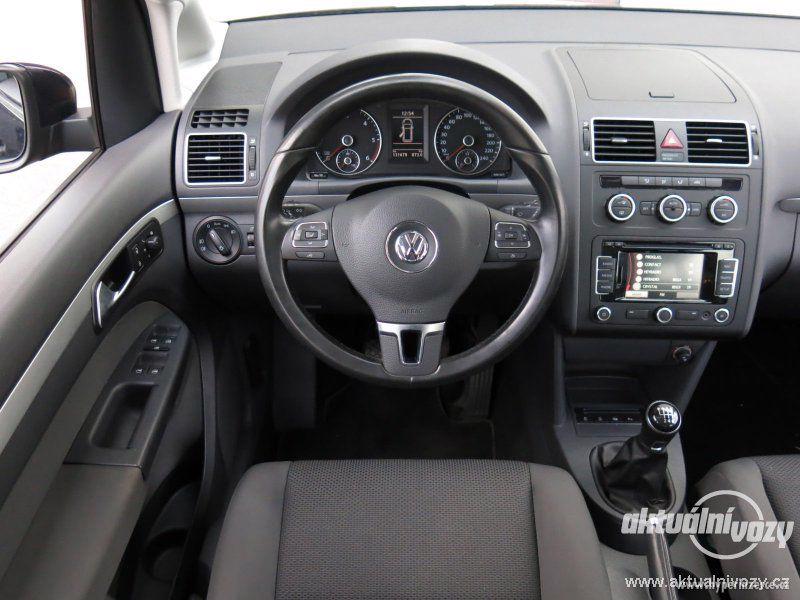 Volkswagen Touran 1.6, nafta, RV 2013 - foto 2