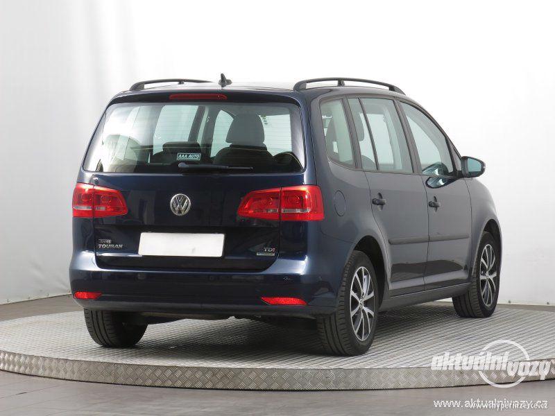 Volkswagen Touran 1.6, nafta, RV 2013 - foto 9