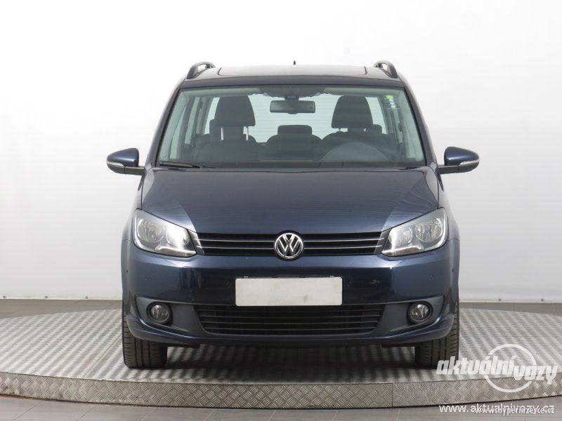 Volkswagen Touran 1.6, nafta, RV 2013 - foto 12