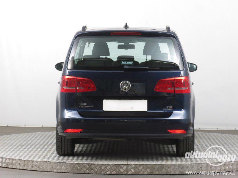 Volkswagen Touran 1.6, nafta, RV 2013 - foto 14