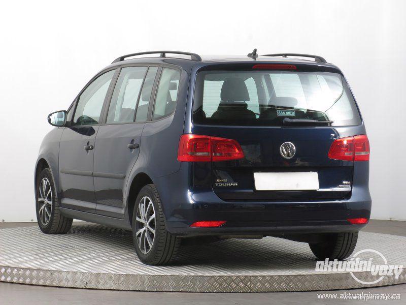 Volkswagen Touran 1.6, nafta, RV 2013 - foto 16