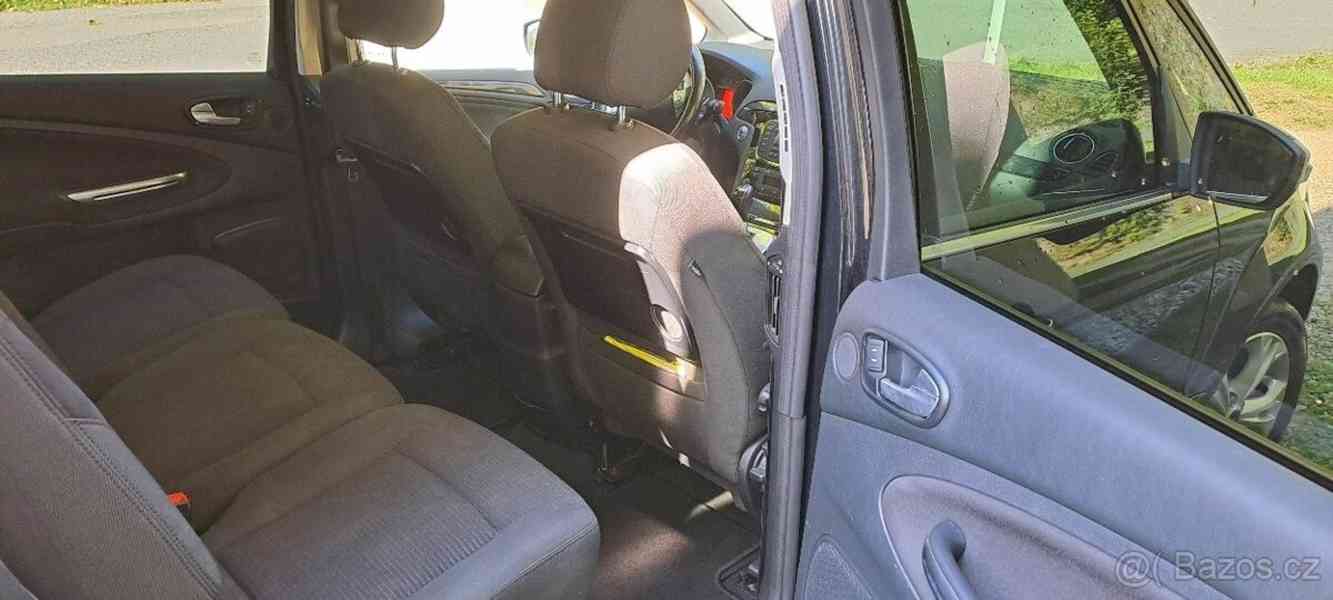 Ford Galaxy 2,0   103 kw DPF Power Shift Titaniu - foto 13