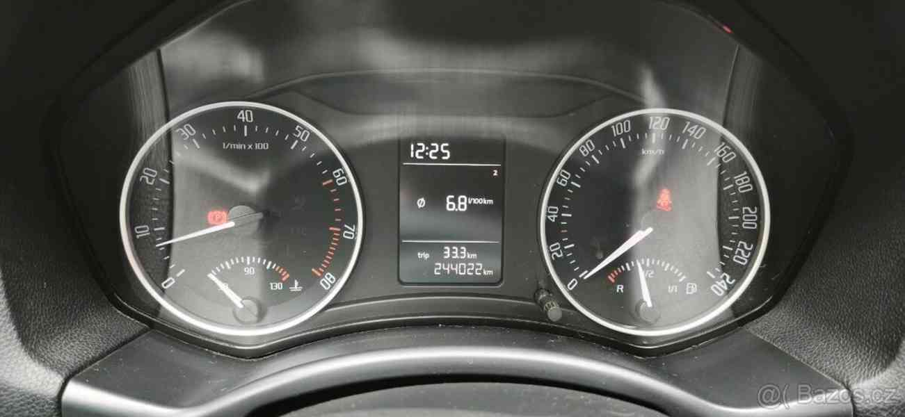 Škoda Octavia 1,4   TSI (90kw) stříbrné barvy - foto 9