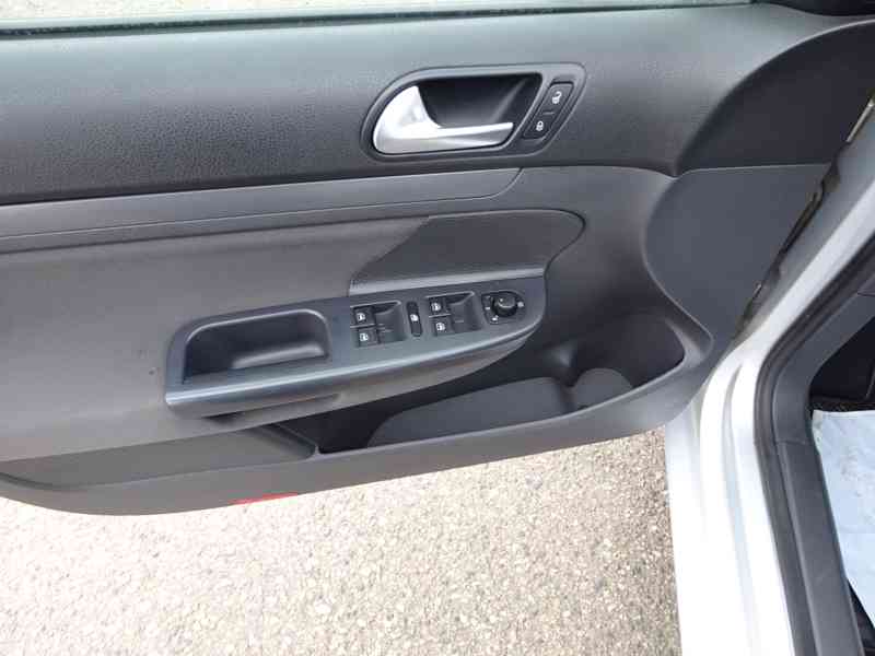 WV Golf 1.9 TDI Variant r.v.2008 (77 KW) - foto 6