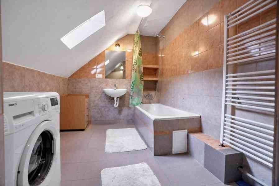 Dům se 3 byty po rekonstrukci ve městě Nejdek - foto 5